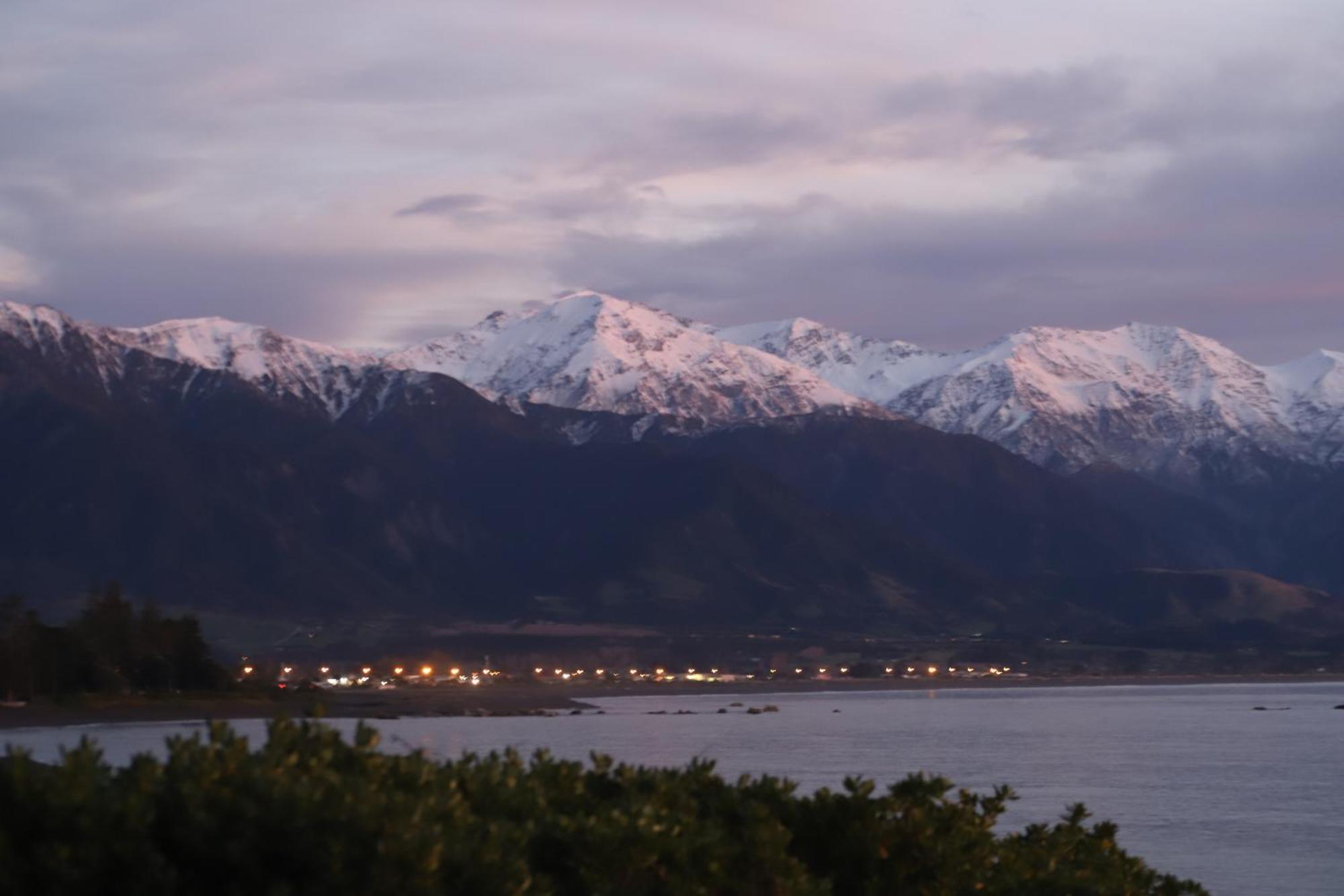 Sierra Beachfront Motel Kaikoura Esterno foto